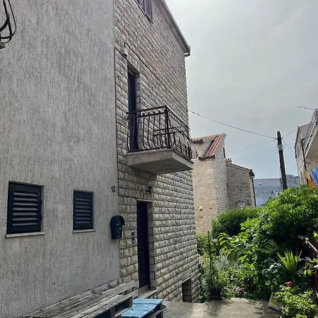 Pepi Apartment Split